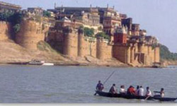 Ram Nagar Fort via Boat Ride