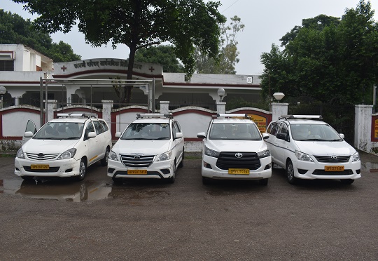 Toyota Innova Car on Rent in Varanasi