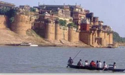 Ram Nagar Fort via Boat Ride